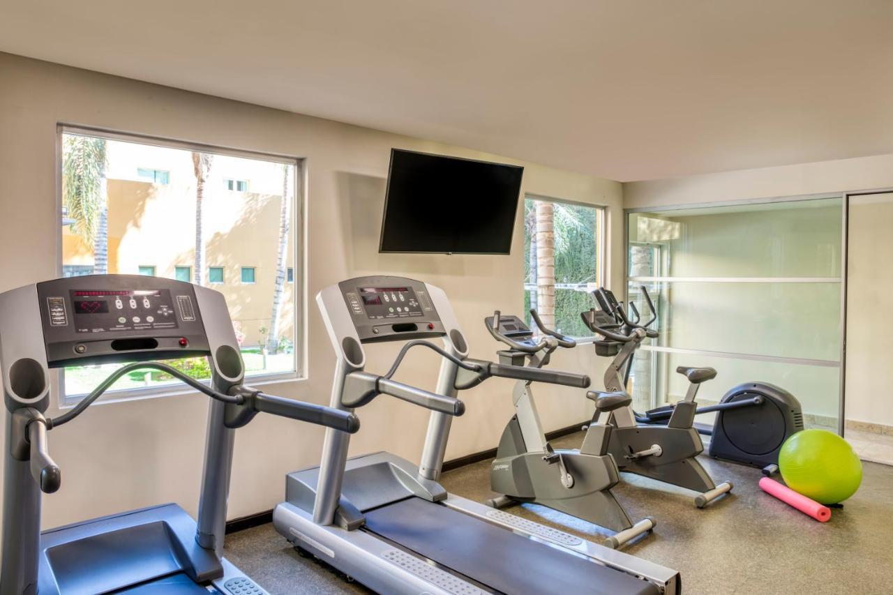 Fiesta Inn Express San Luis Potosi Oriente Экстерьер фото
