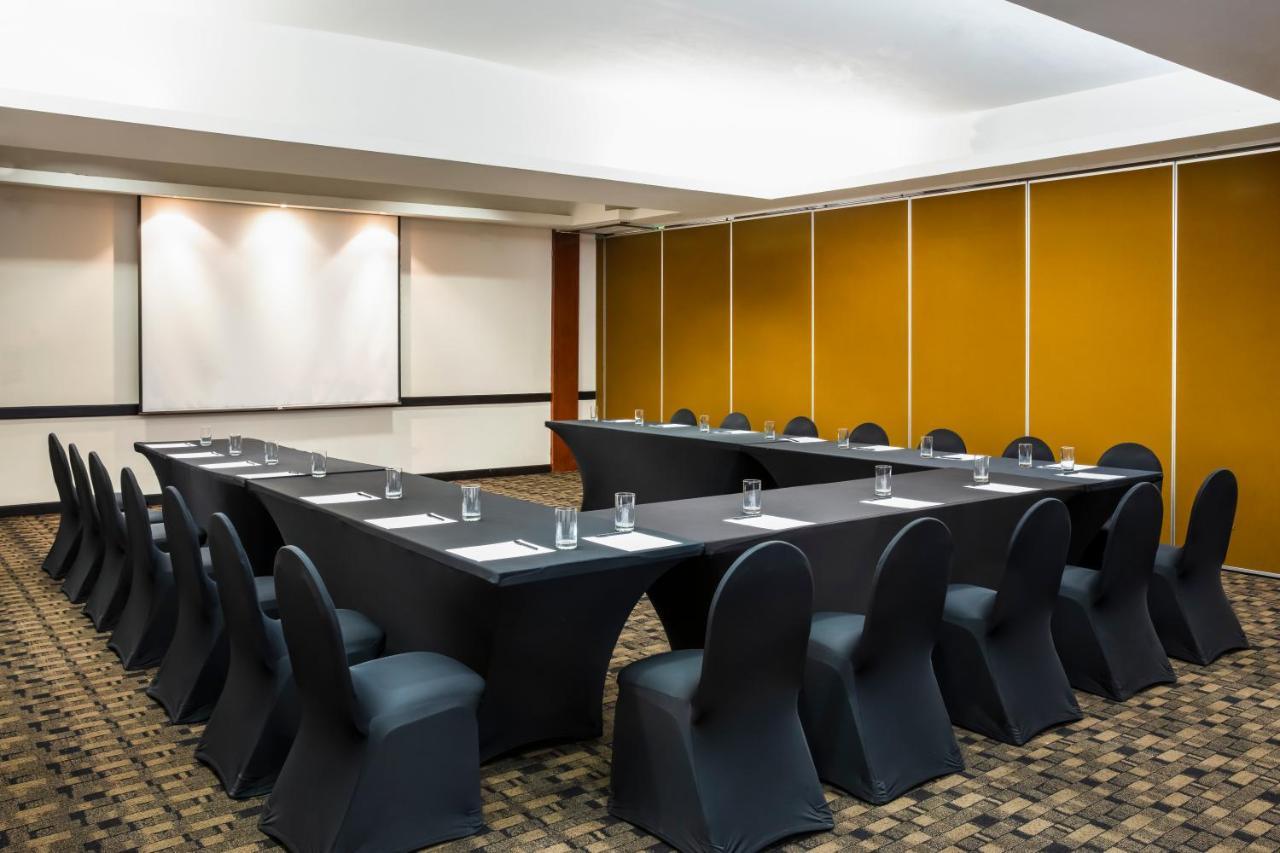 Fiesta Inn Express San Luis Potosi Oriente Экстерьер фото