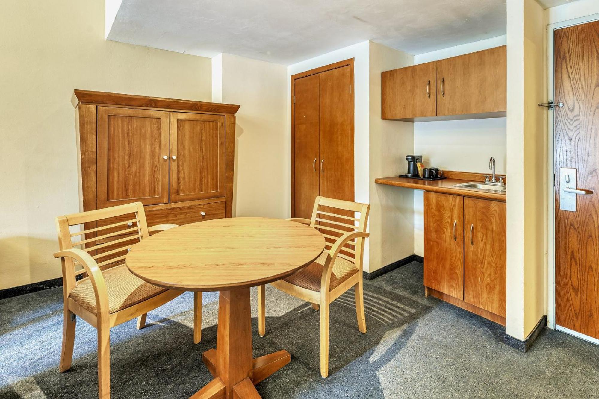 Fiesta Inn Express San Luis Potosi Oriente Экстерьер фото