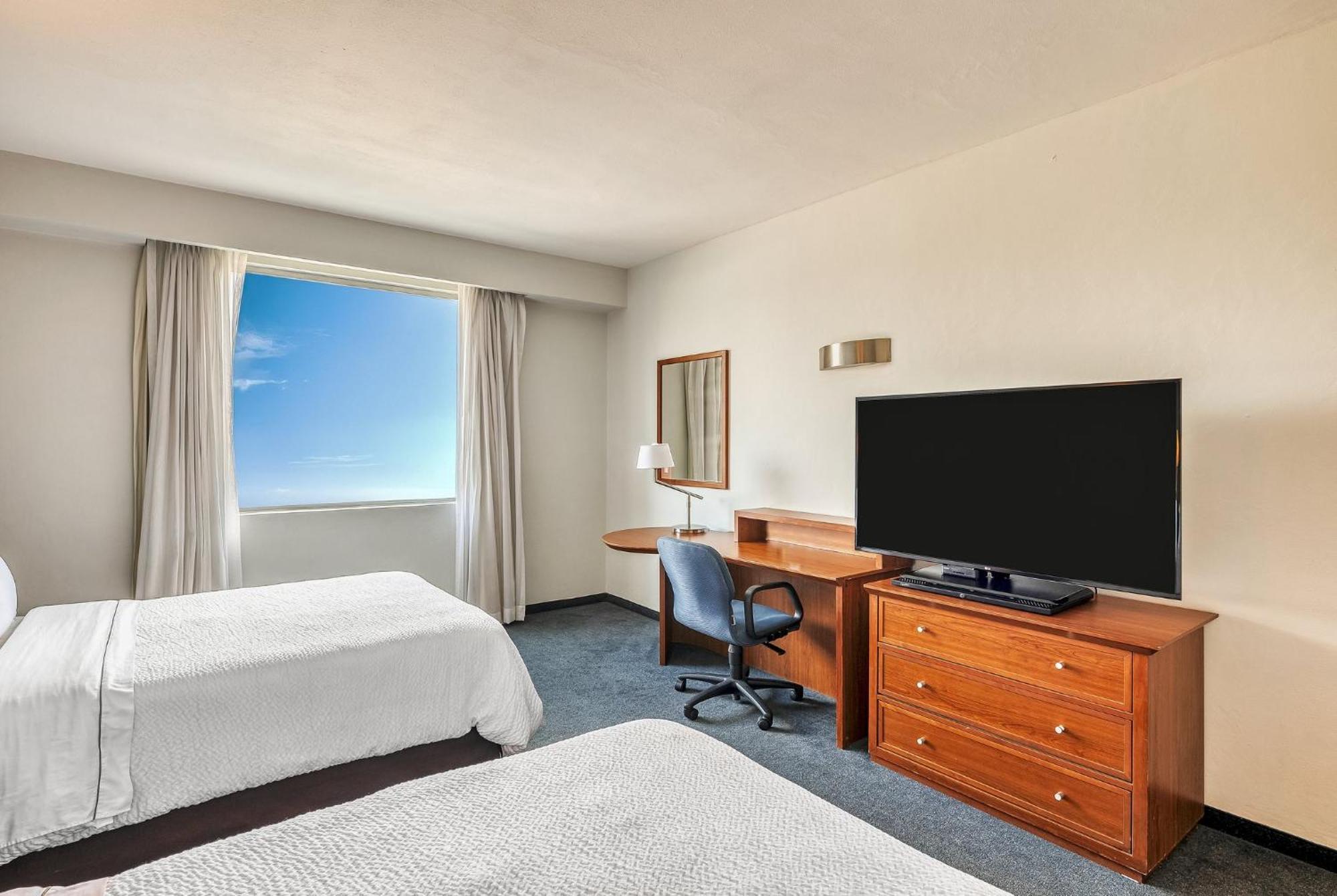 Fiesta Inn Express San Luis Potosi Oriente Экстерьер фото