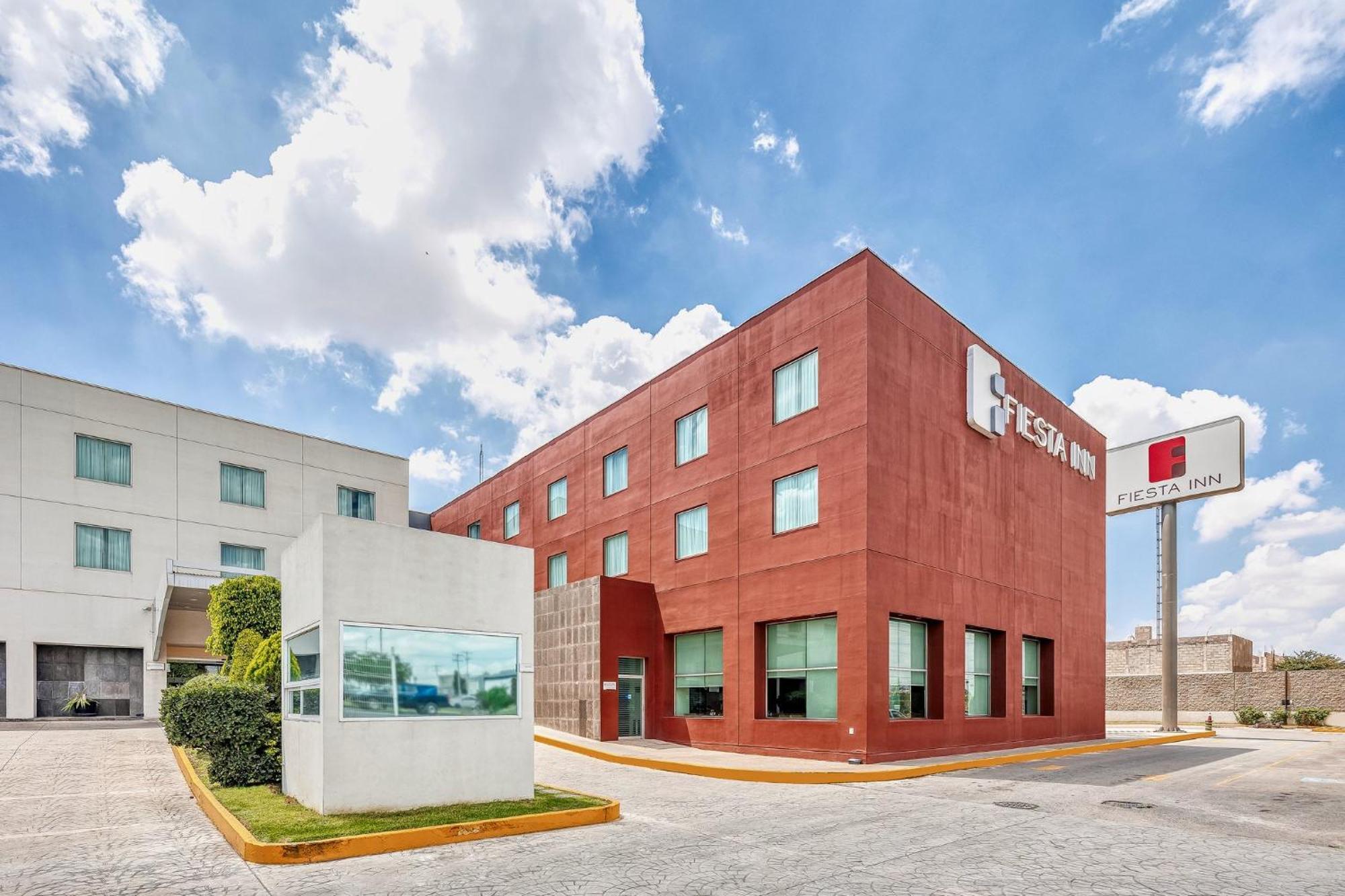 Fiesta Inn Express San Luis Potosi Oriente Экстерьер фото