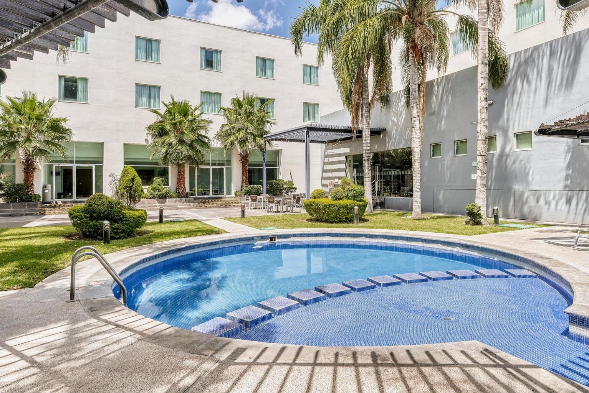 Fiesta Inn Express San Luis Potosi Oriente Экстерьер фото