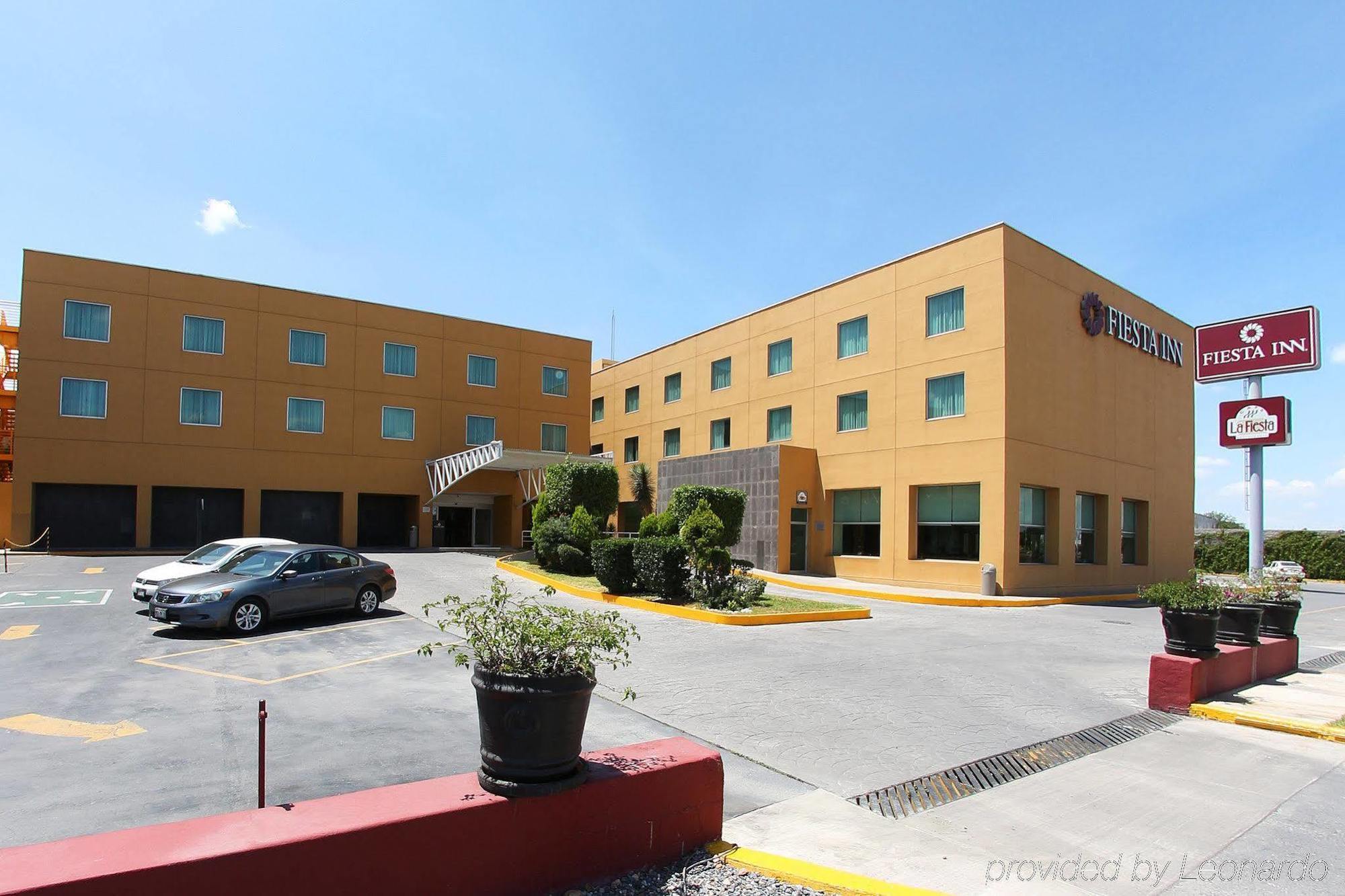 Fiesta Inn Express San Luis Potosi Oriente Экстерьер фото
