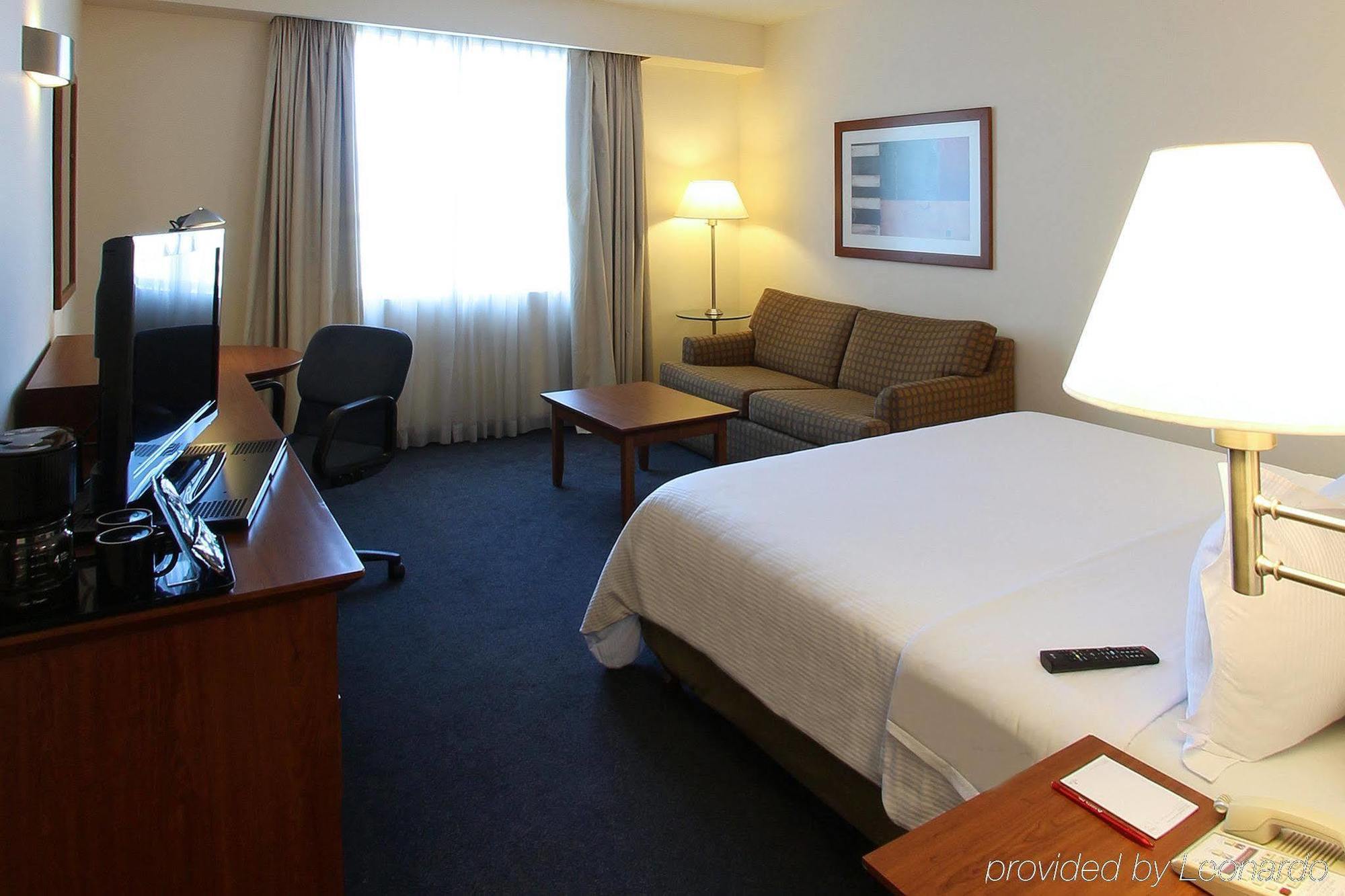 Fiesta Inn Express San Luis Potosi Oriente Экстерьер фото