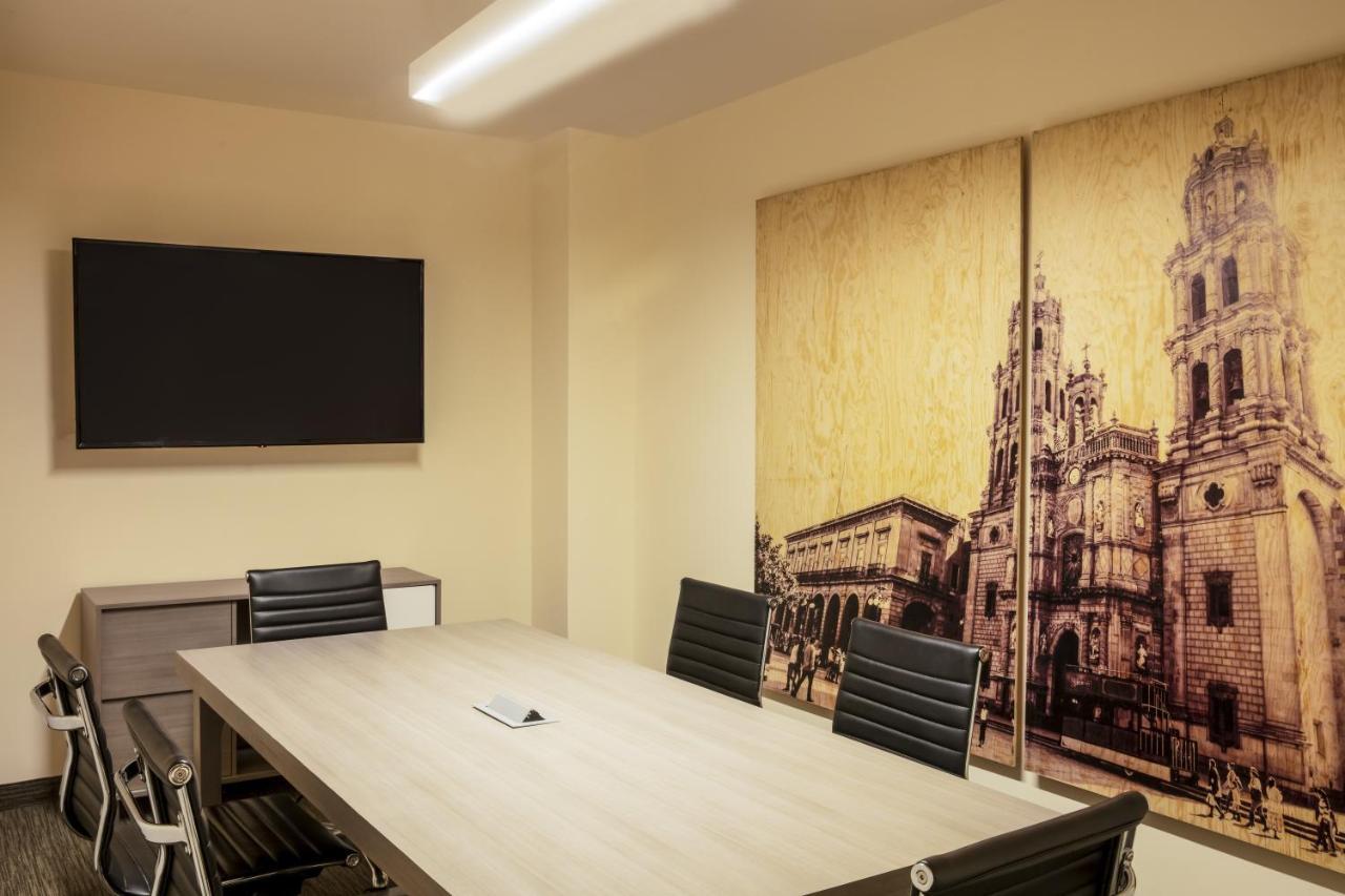 Fiesta Inn Express San Luis Potosi Oriente Экстерьер фото