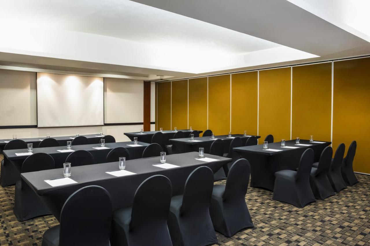 Fiesta Inn Express San Luis Potosi Oriente Экстерьер фото